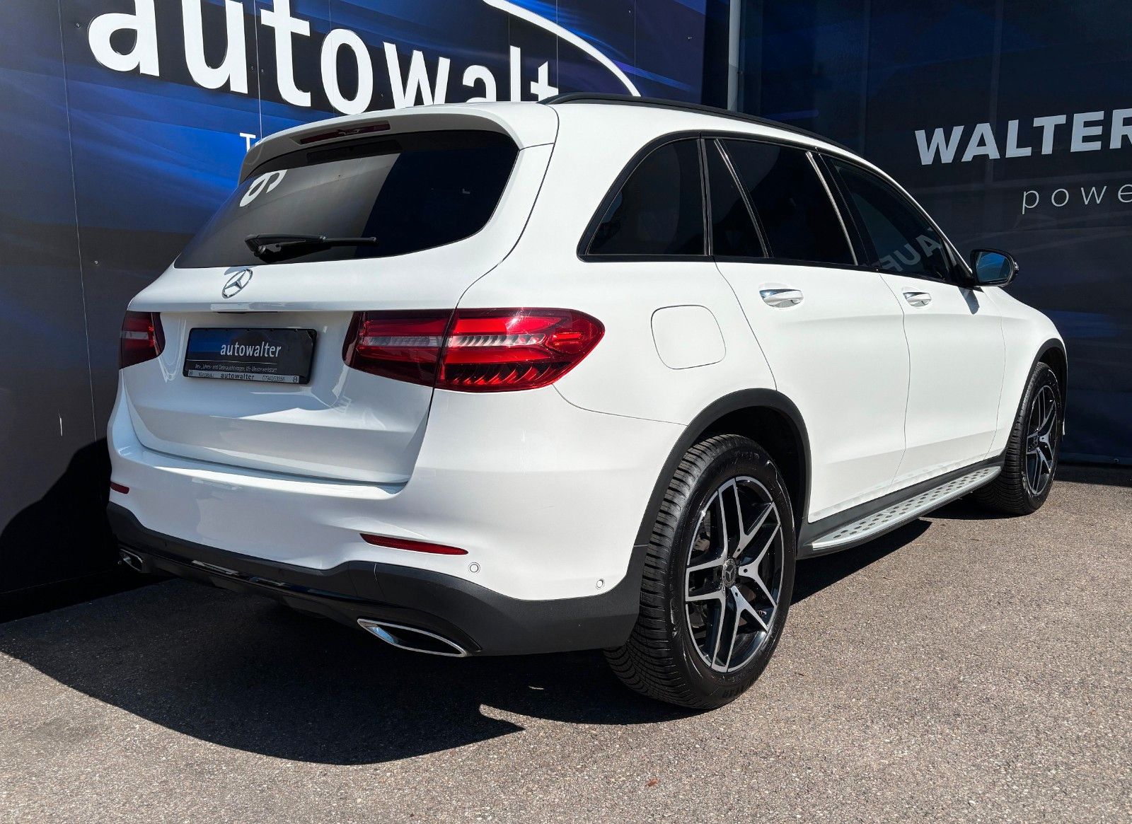 Fahrzeugabbildung Mercedes-Benz GLC 250d 4matic-AMG -Pano-AHK schwenk.-2.Hand