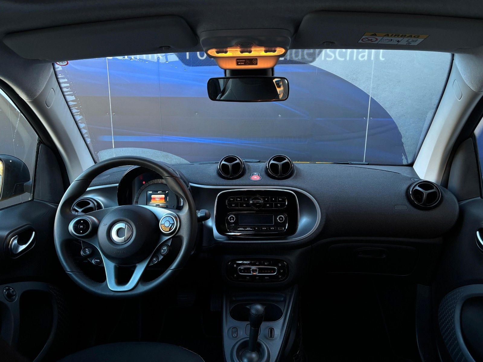 Fahrzeugabbildung Smart ForTwo fortwo coupe-1.Hand-Pano-Sitzheizung
