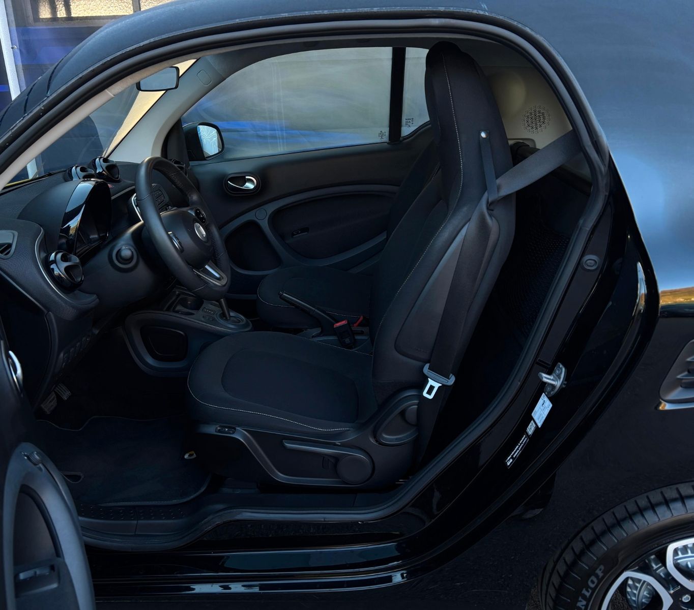 Fahrzeugabbildung Smart ForTwo fortwo coupe-1.Hand-Pano-Sitzheizung