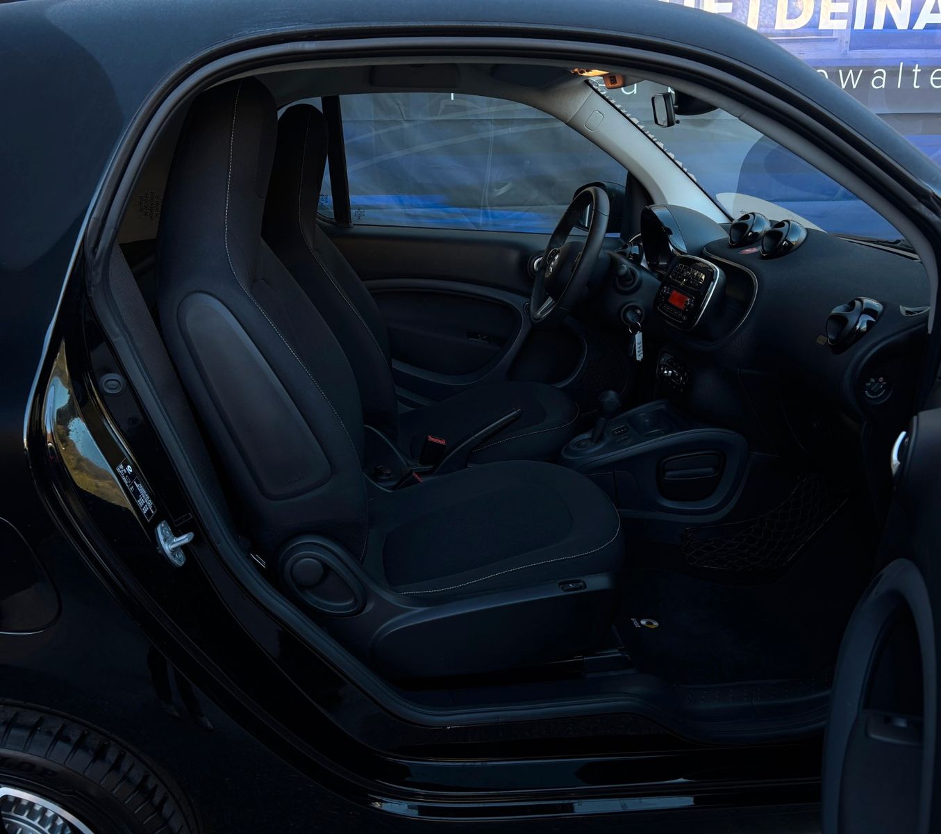 Fahrzeugabbildung Smart ForTwo fortwo coupe-1.Hand-Pano-Sitzheizung