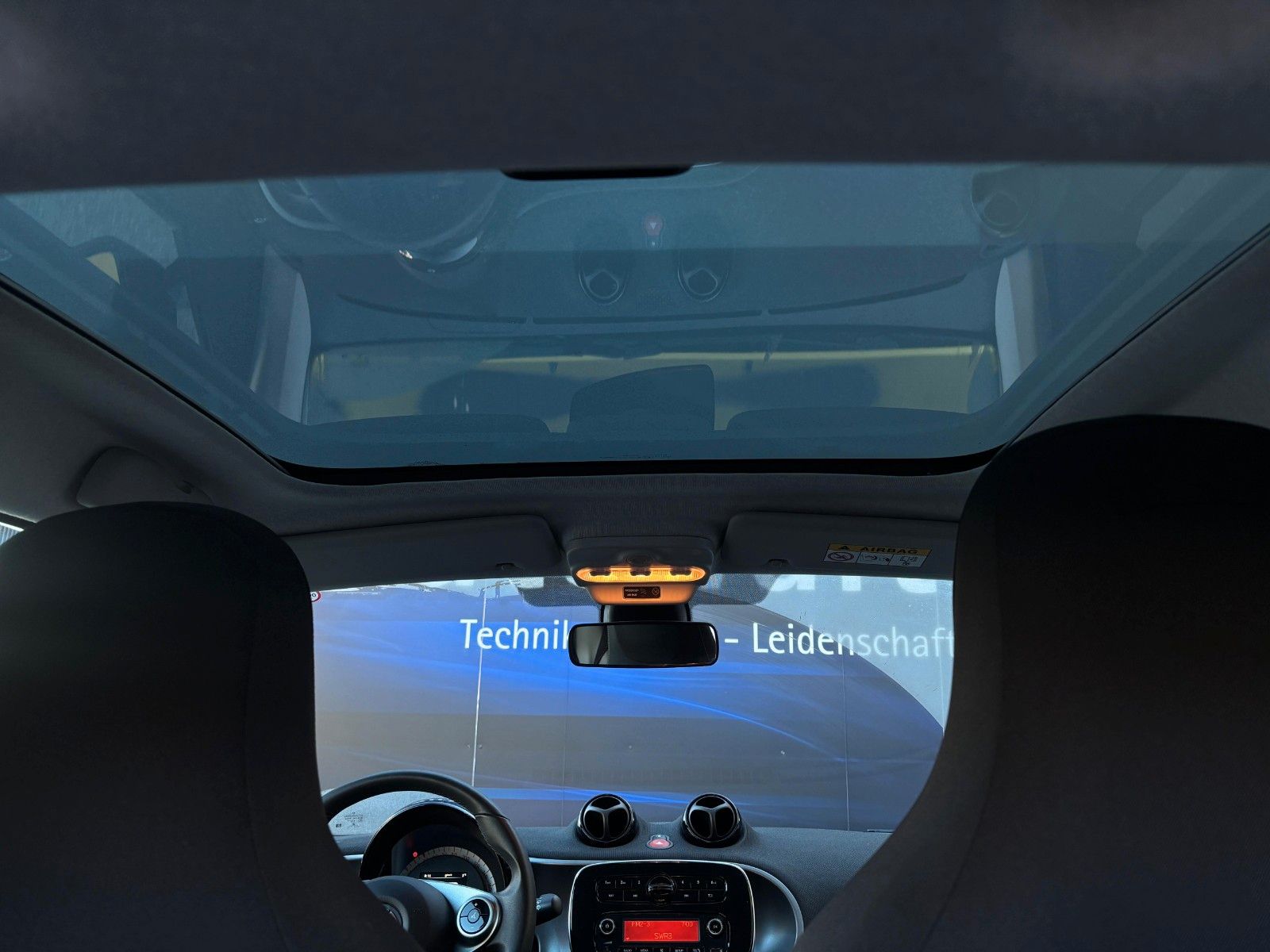 Fahrzeugabbildung Smart ForTwo fortwo coupe-1.Hand-Pano-Sitzheizung