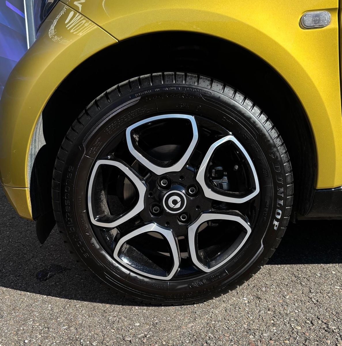 Fahrzeugabbildung Smart ForTwo fortwo coupe-1.Hand-Pano-Sitzheizung