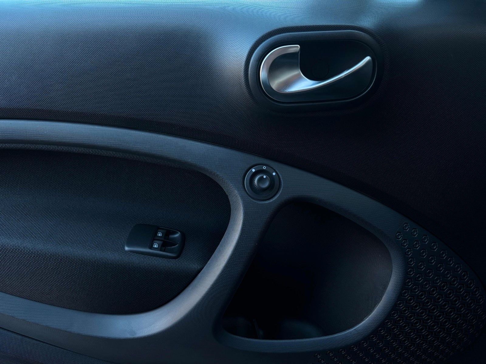 Fahrzeugabbildung Smart ForTwo fortwo coupe-1.Hand-Pano-Sitzheizung