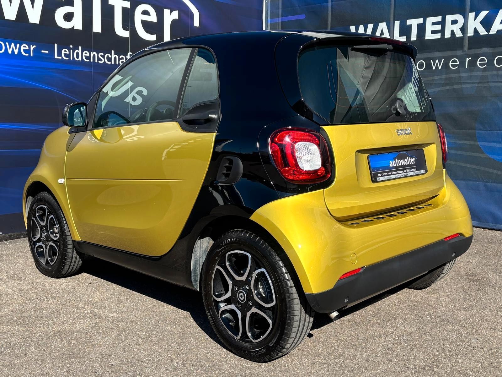 Fahrzeugabbildung Smart ForTwo fortwo coupe-1.Hand-Pano-Sitzheizung