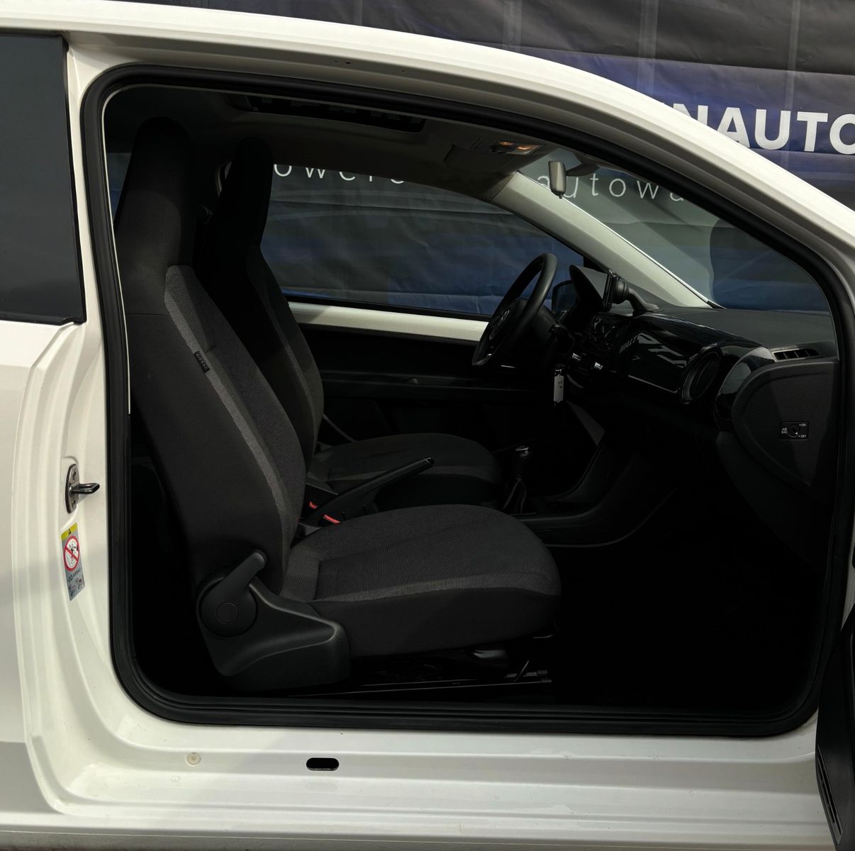 Fahrzeugabbildung Volkswagen up!-Pano-Navi-Service neu-HU/AU neu