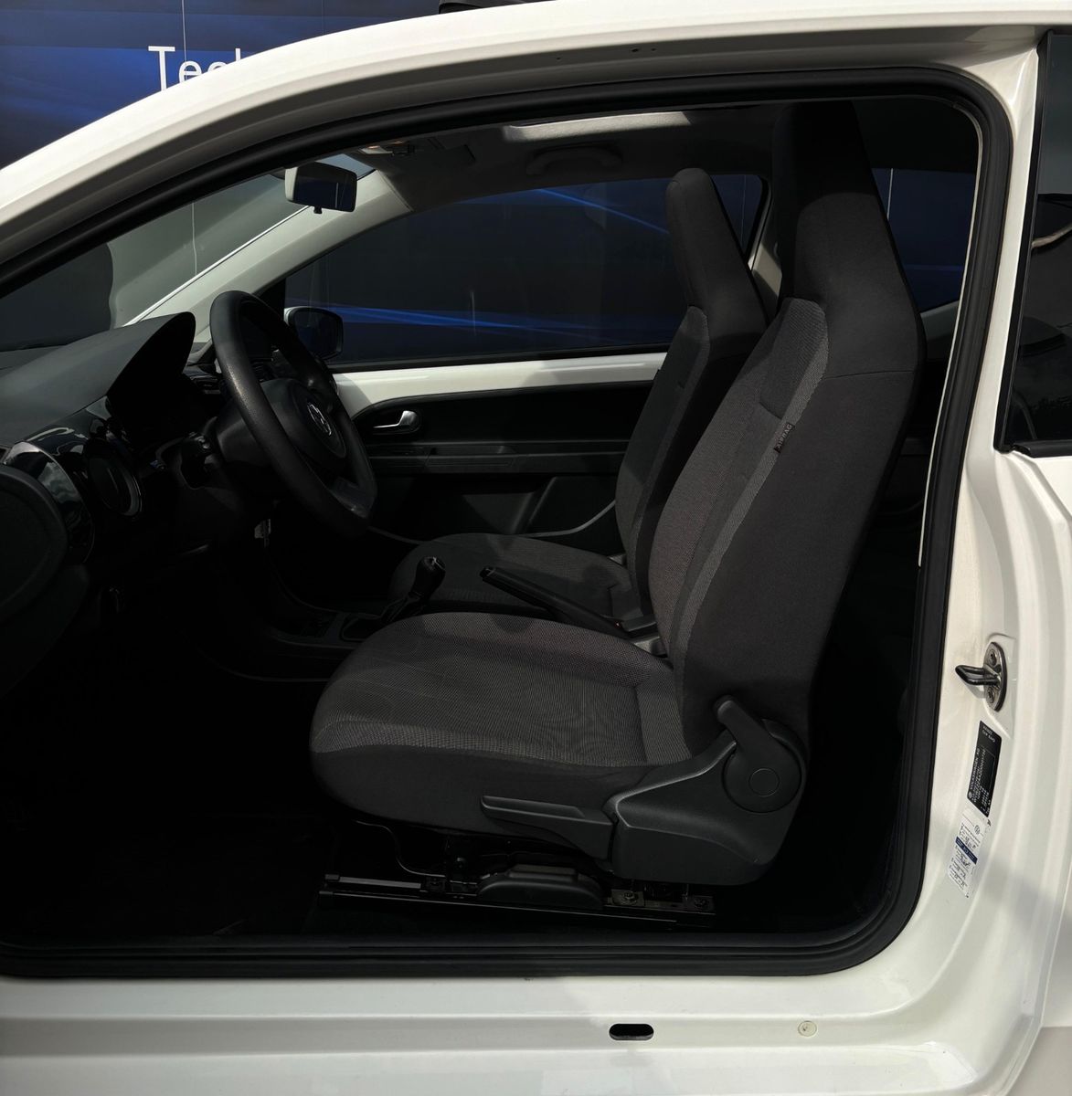 Fahrzeugabbildung Volkswagen up!-Pano-Navi-Service neu-HU/AU neu