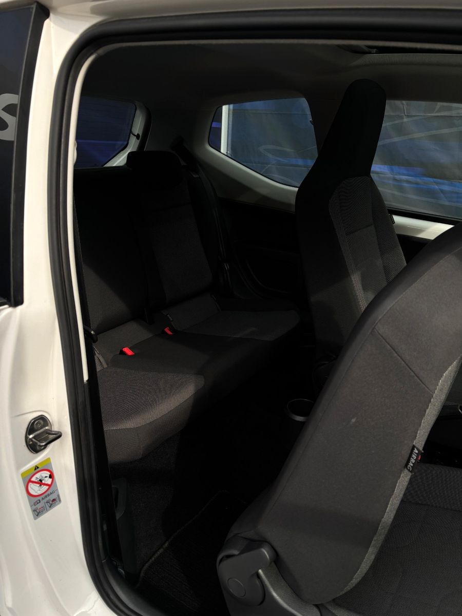 Fahrzeugabbildung Volkswagen up!-Pano-Navi-Service neu-HU/AU neu