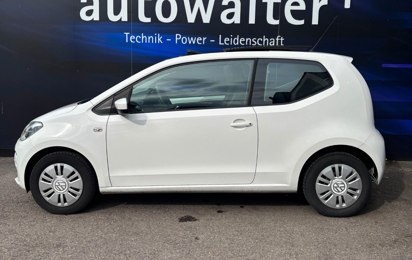 Fahrzeugabbildung Volkswagen up!-Pano-Navi-Service neu-HU/AU neu