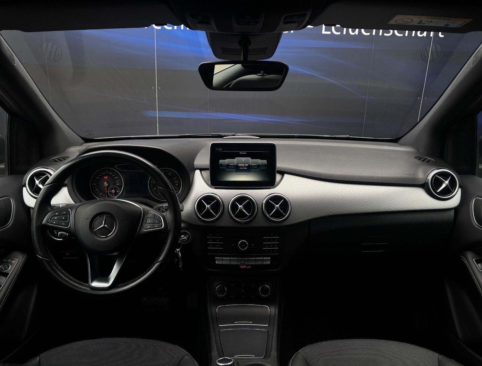 Fahrzeugabbildung Mercedes-Benz B 200 -LED-Service neu-PDC vo+hi