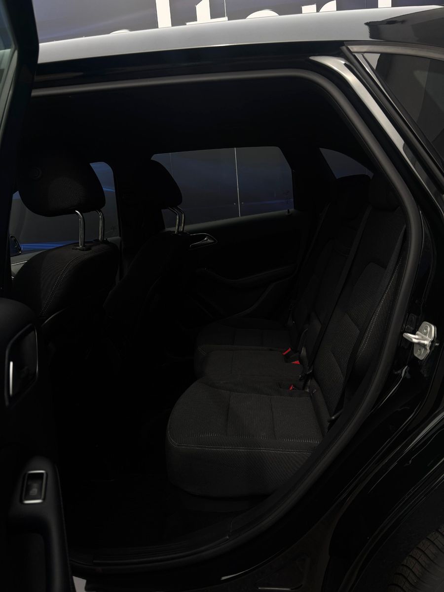 Fahrzeugabbildung Mercedes-Benz B 180D