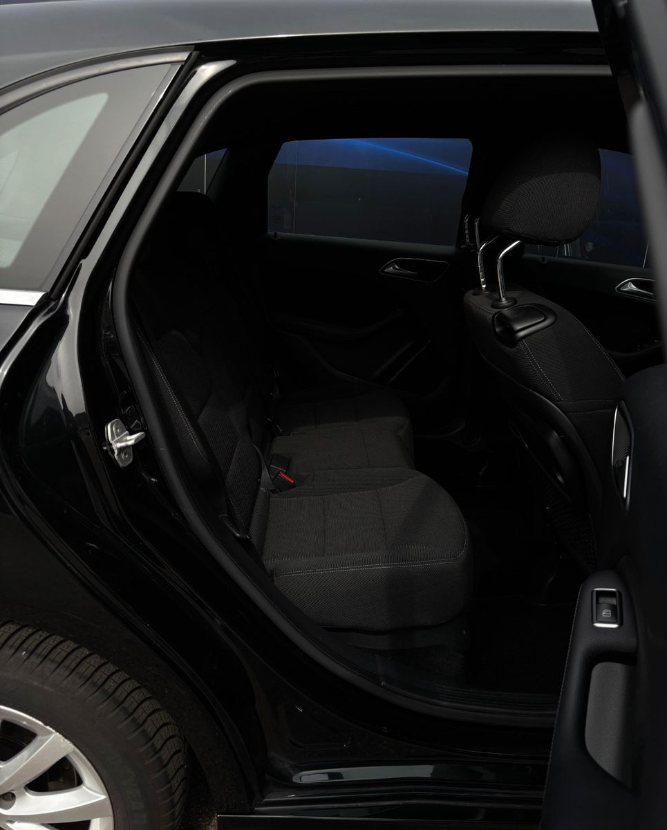 Fahrzeugabbildung Mercedes-Benz B 180D