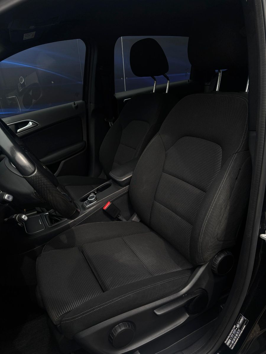 Fahrzeugabbildung Mercedes-Benz B 180D