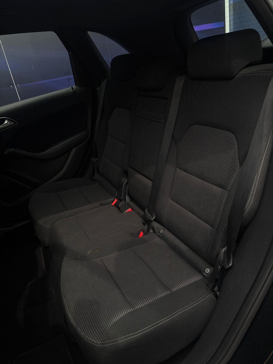 Fahrzeugabbildung Mercedes-Benz B 180D