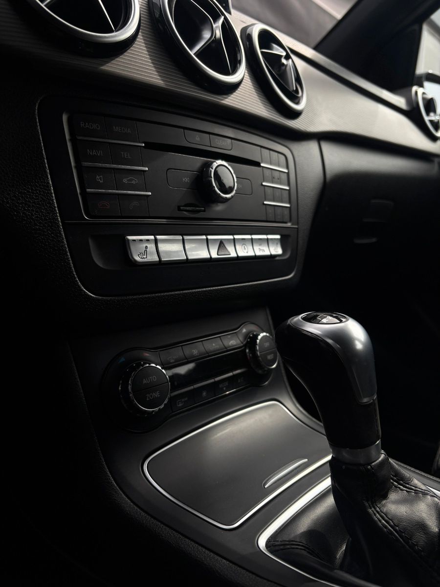 Fahrzeugabbildung Mercedes-Benz B 180D