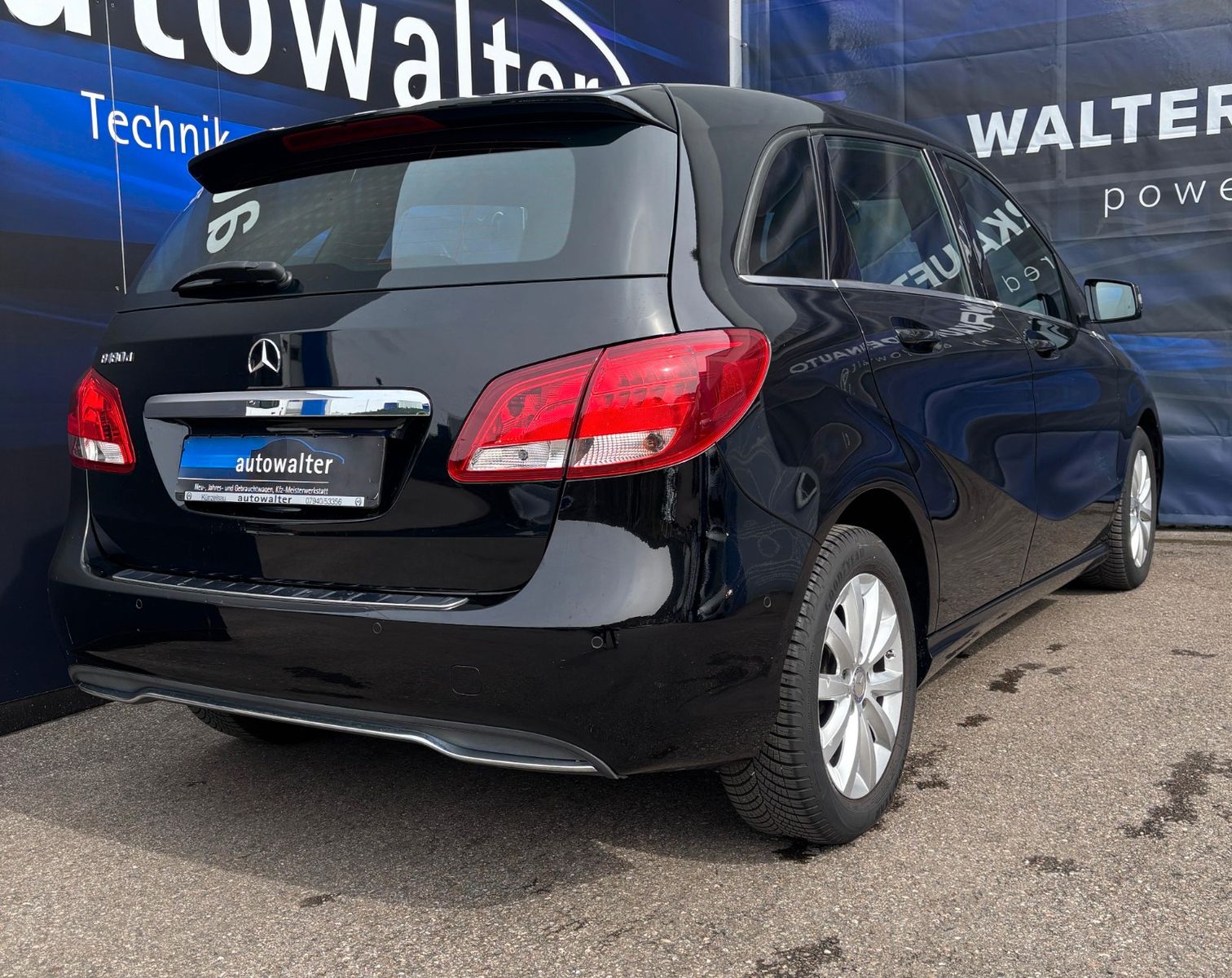 Fahrzeugabbildung Mercedes-Benz B 180D