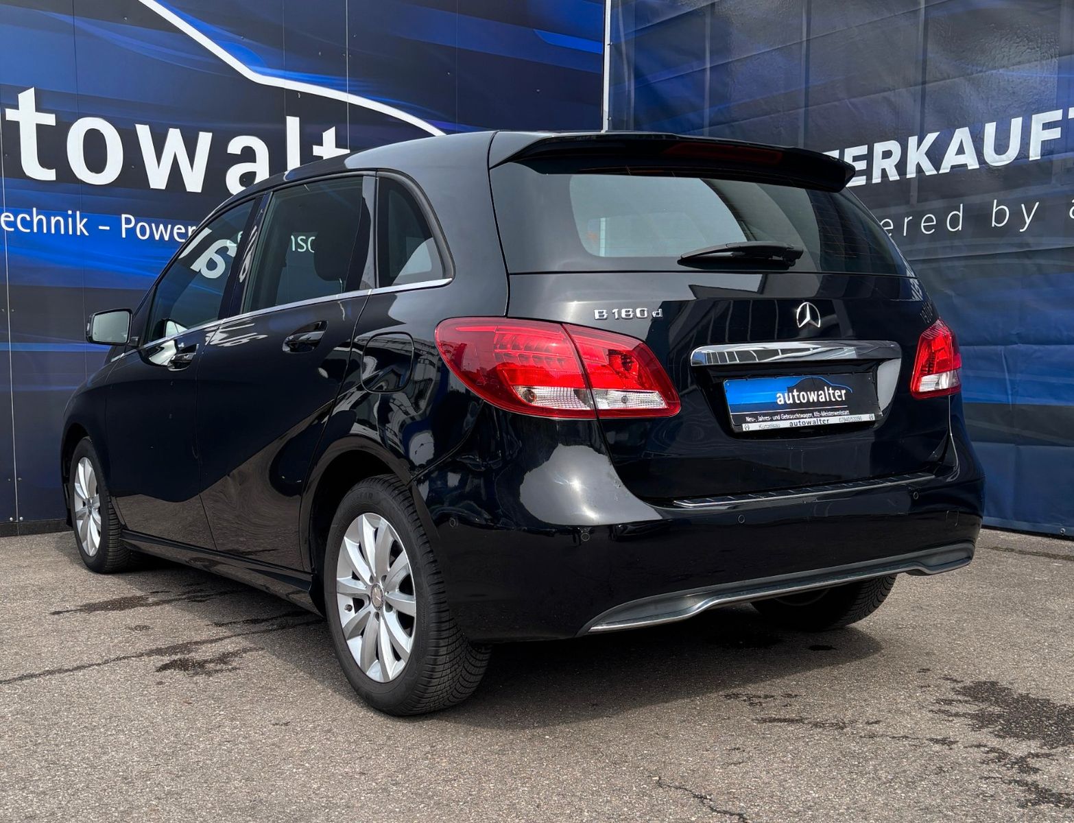 Fahrzeugabbildung Mercedes-Benz B 180D