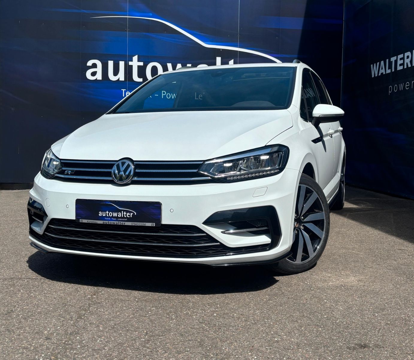 Volkswagen Touran Highline R-Line ,Panodach,7 Sitzer