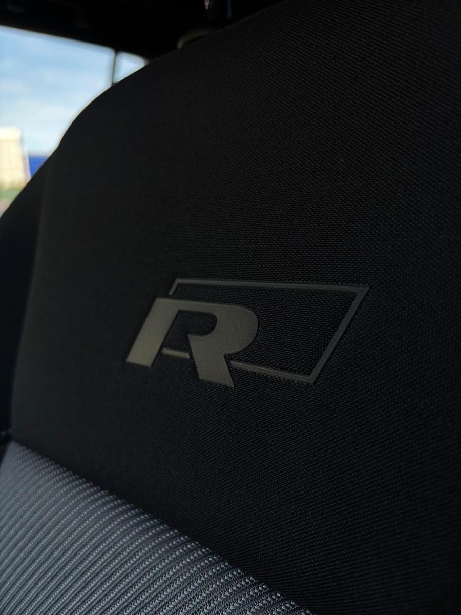 Fahrzeugabbildung Volkswagen Touran Highline R-Line ,Panodach,7 Sitzer