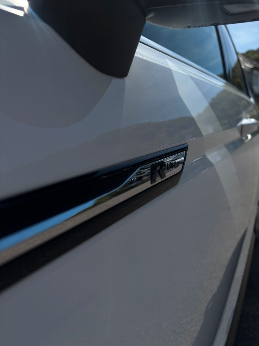 Fahrzeugabbildung Volkswagen Touran Highline R-Line ,Panodach,7 Sitzer