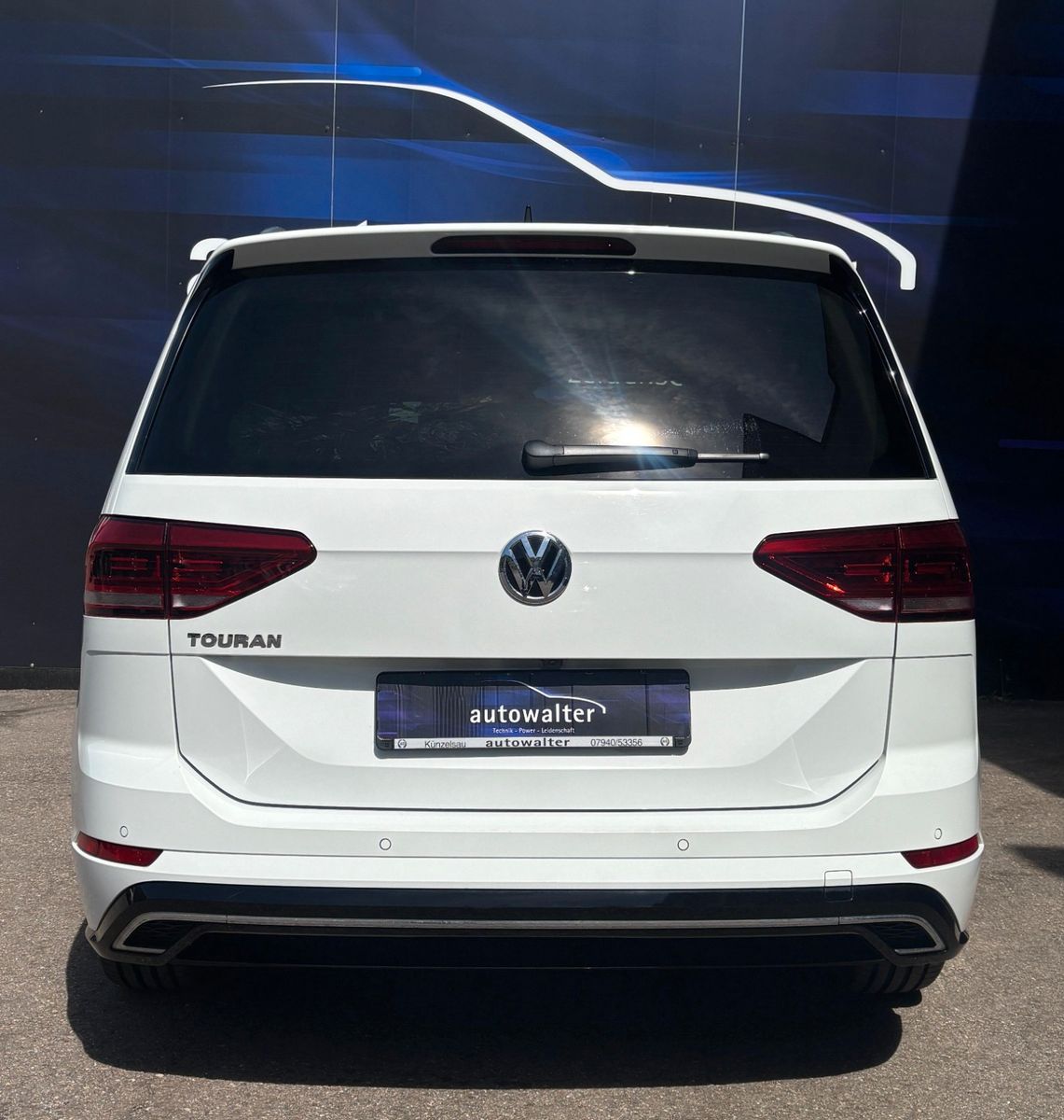 Fahrzeugabbildung Volkswagen Touran Highline R-Line ,Panodach,7 Sitzer