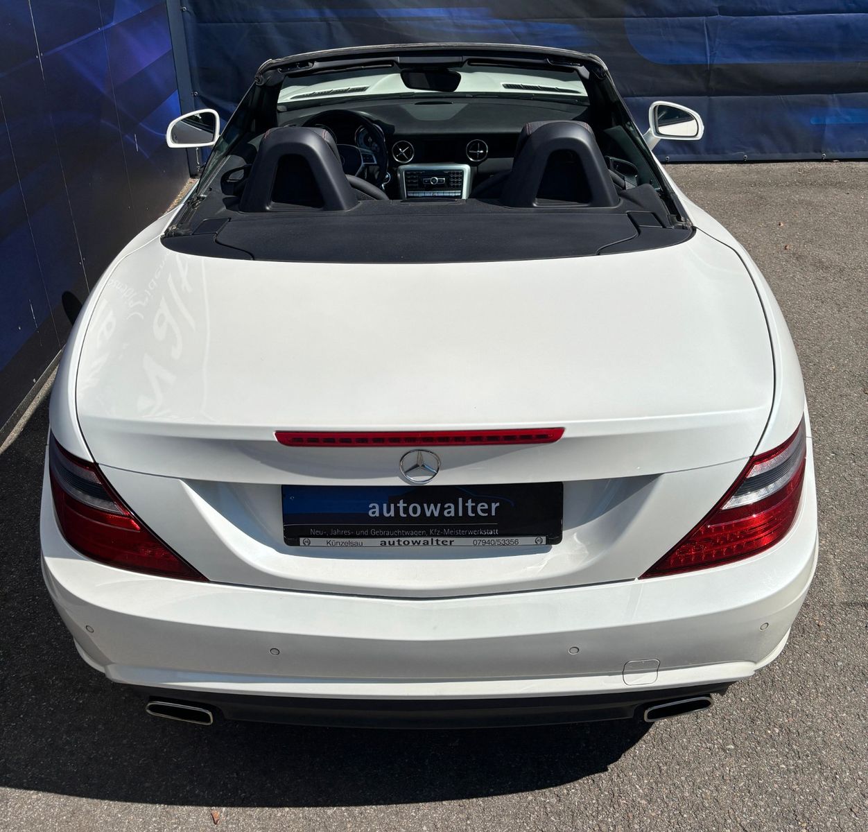Fahrzeugabbildung Mercedes-Benz SLK 200 AMG-BiXenon-Airscarf-Designo-Navi