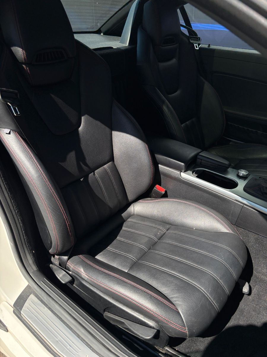 Fahrzeugabbildung Mercedes-Benz SLK 200 AMG-BiXenon-Airscarf-Designo-Navi