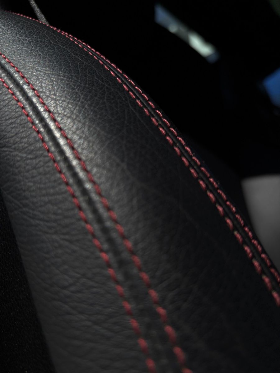 Fahrzeugabbildung Mercedes-Benz SLK 200 AMG-BiXenon-Airscarf-Designo-Navi