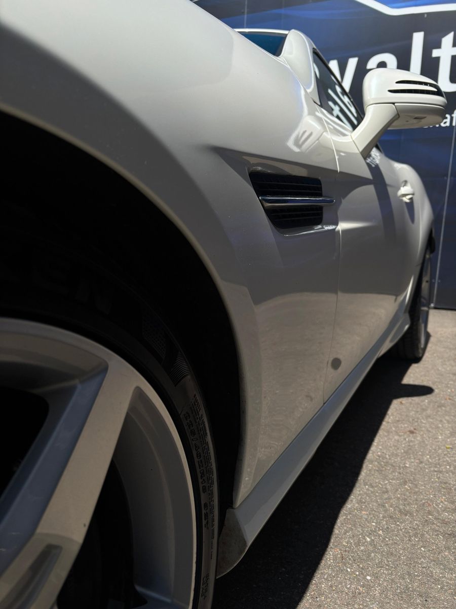 Fahrzeugabbildung Mercedes-Benz SLK 200 AMG-BiXenon-Airscarf-Designo-Navi