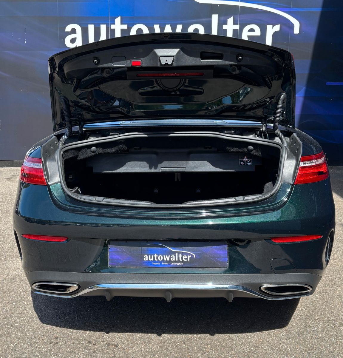 Fahrzeugabbildung Mercedes-Benz E 300  Cabrio AMG Line