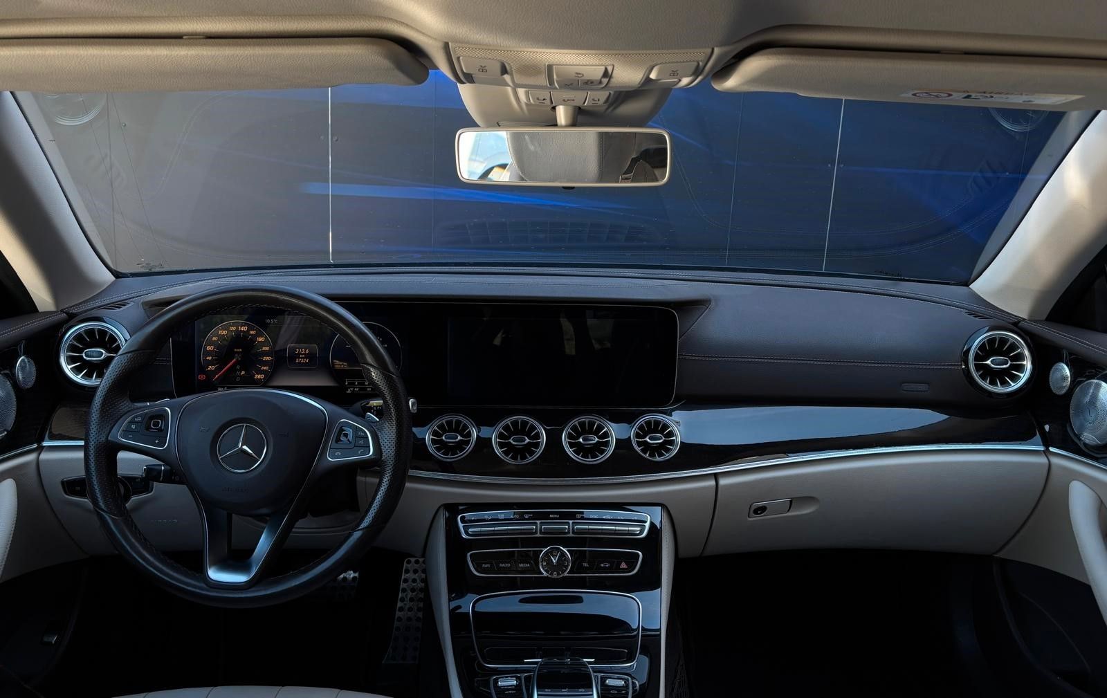 Fahrzeugabbildung Mercedes-Benz E 300  Cabrio AMG Line