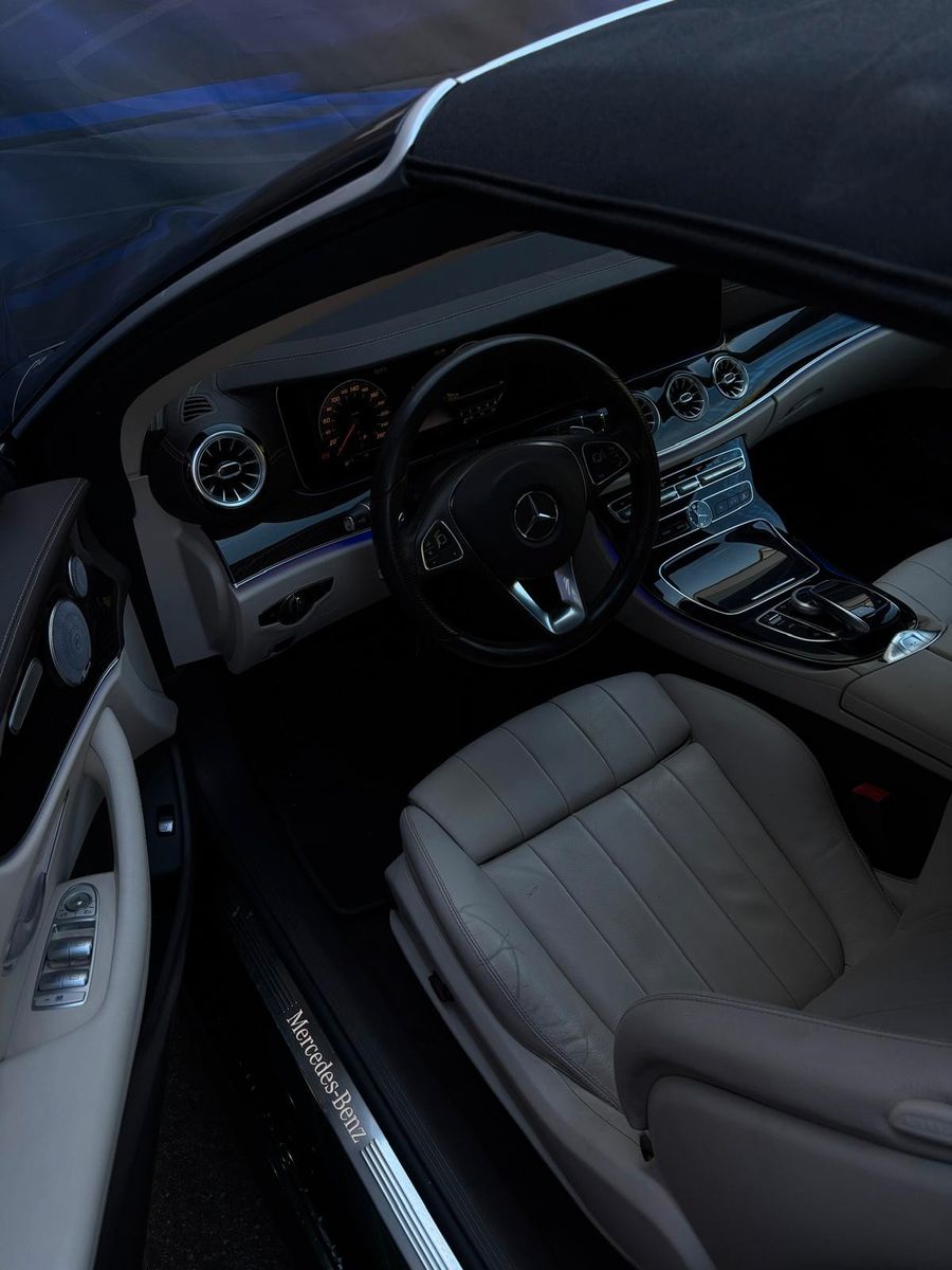 Fahrzeugabbildung Mercedes-Benz E 300  Cabrio AMG Line