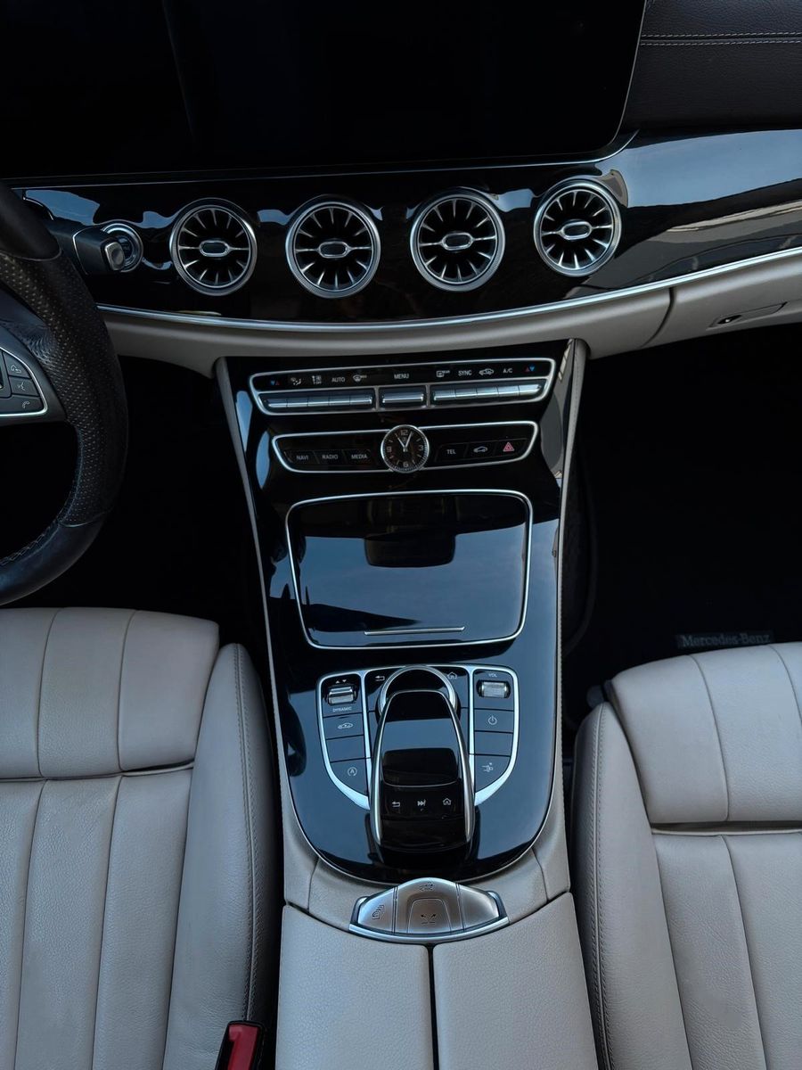 Fahrzeugabbildung Mercedes-Benz E 300  Cabrio AMG Line