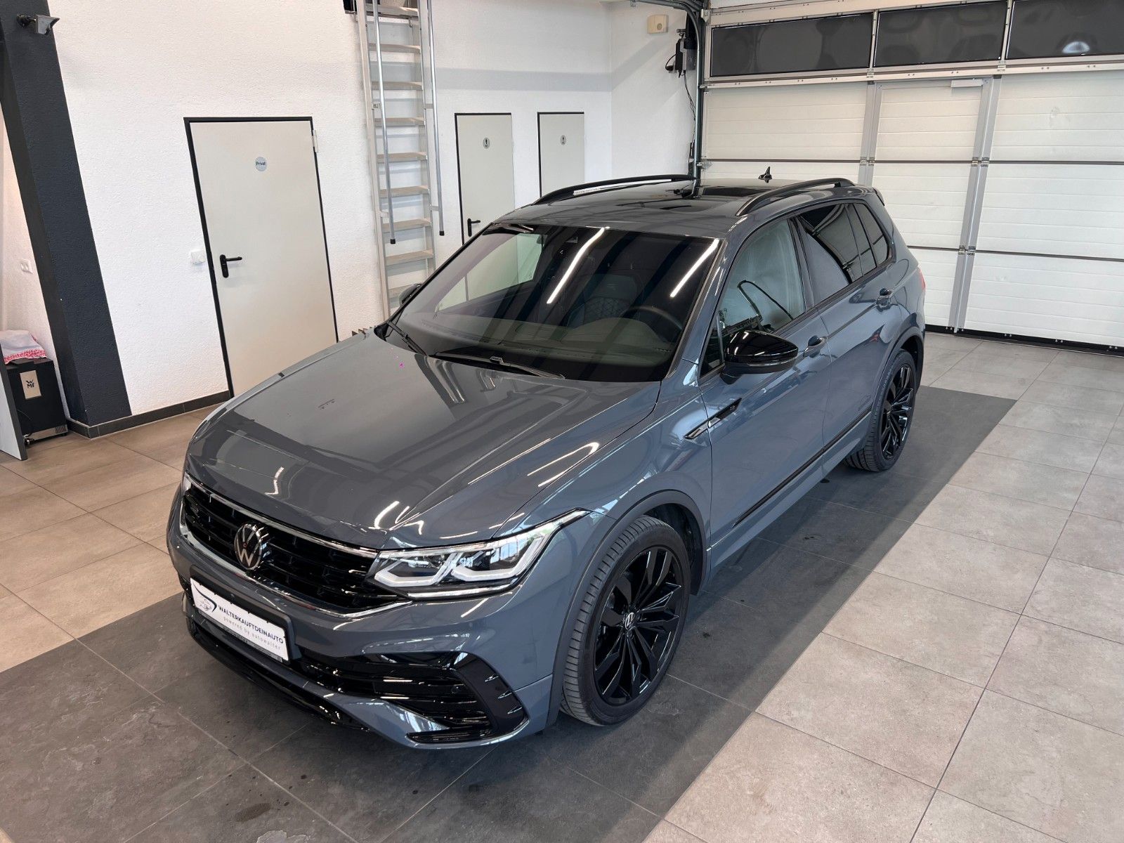 Volkswagen Tiguan R-Line*AHK*Panoramadach*LED