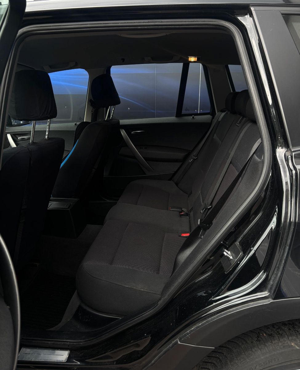Fahrzeugabbildung BMW X3 2.0d