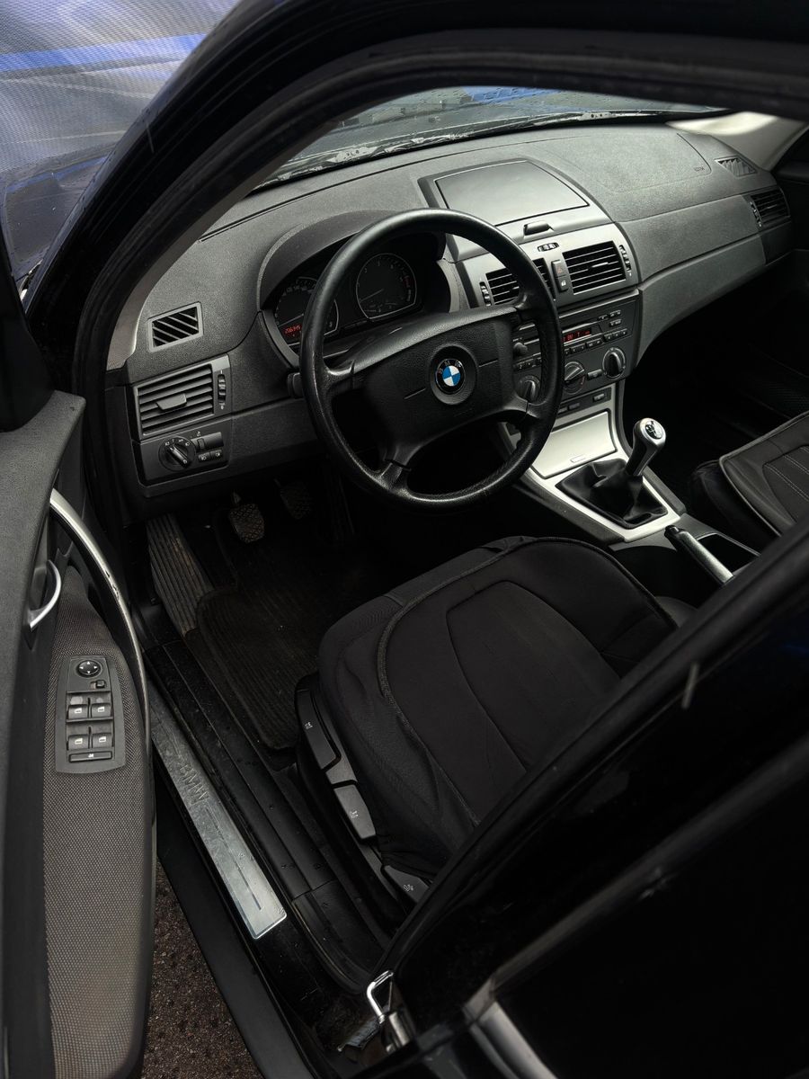 Fahrzeugabbildung BMW X3 2.0d