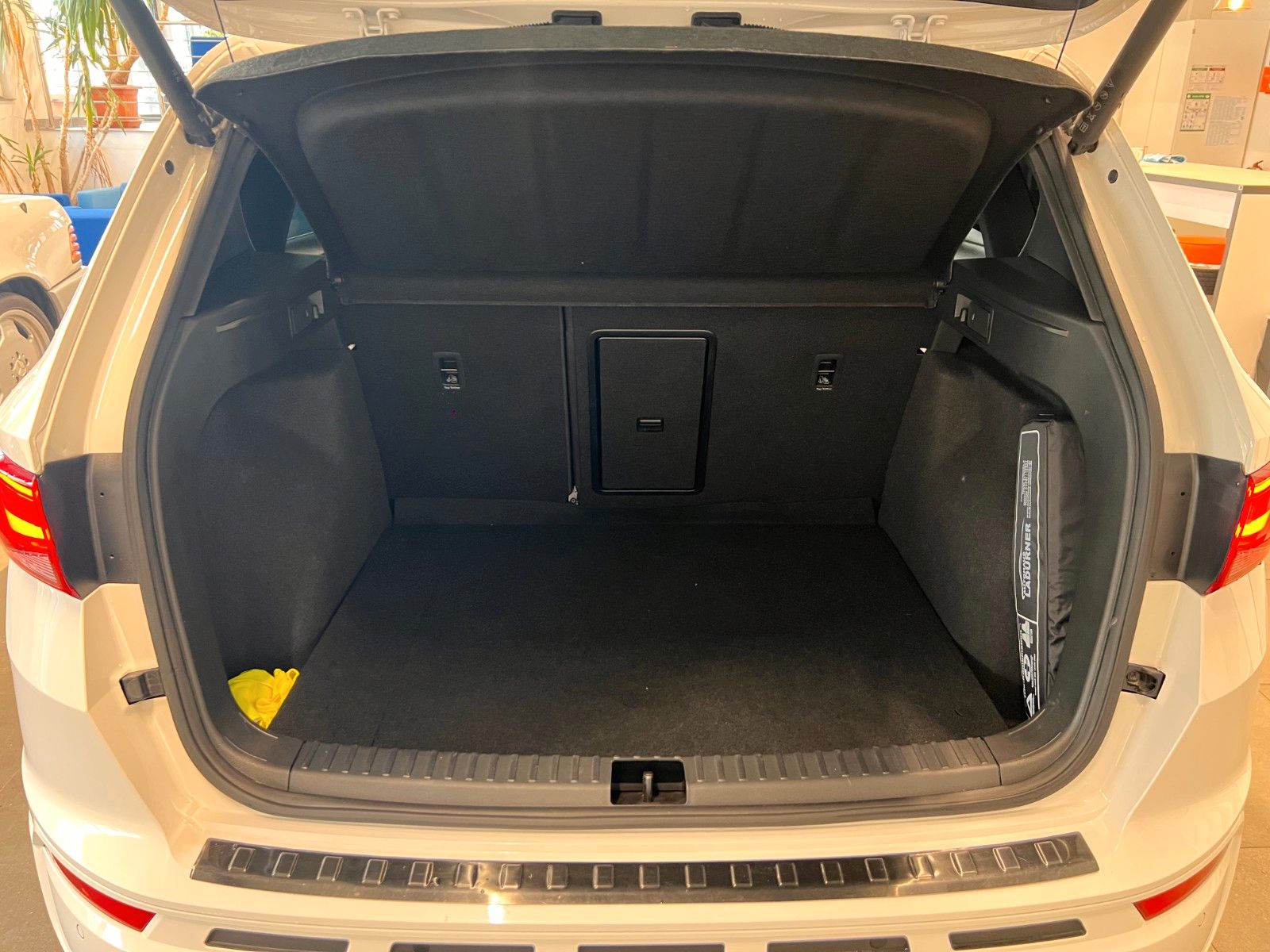 Fahrzeugabbildung CUPRA Ateca 4Drive*AHK*Pano*