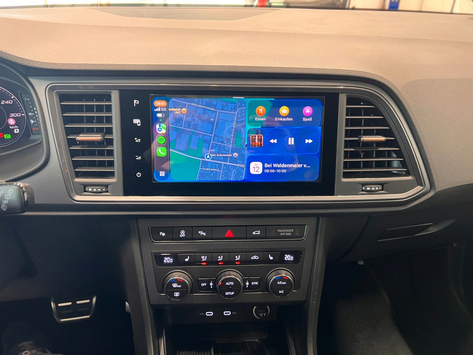 Fahrzeugabbildung CUPRA Ateca 4Drive*AHK*Pano*
