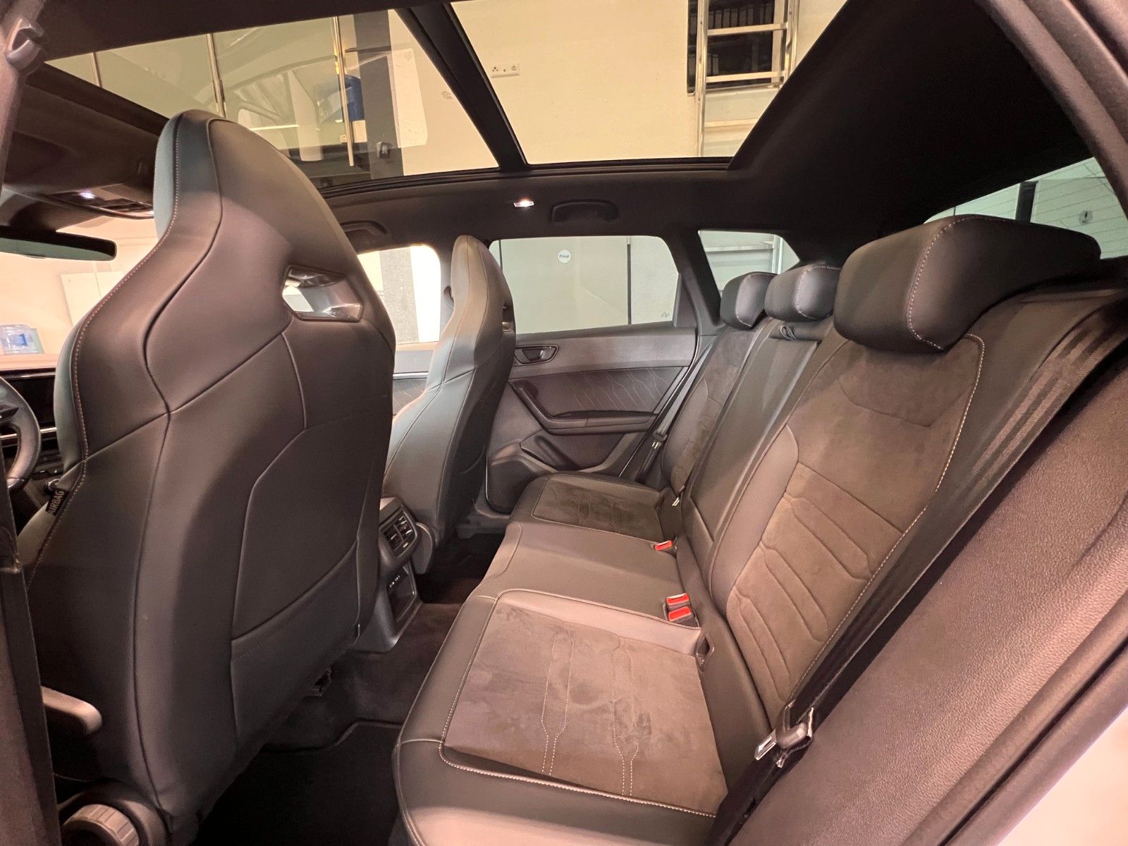 Fahrzeugabbildung CUPRA Ateca 4Drive*AHK*Pano*