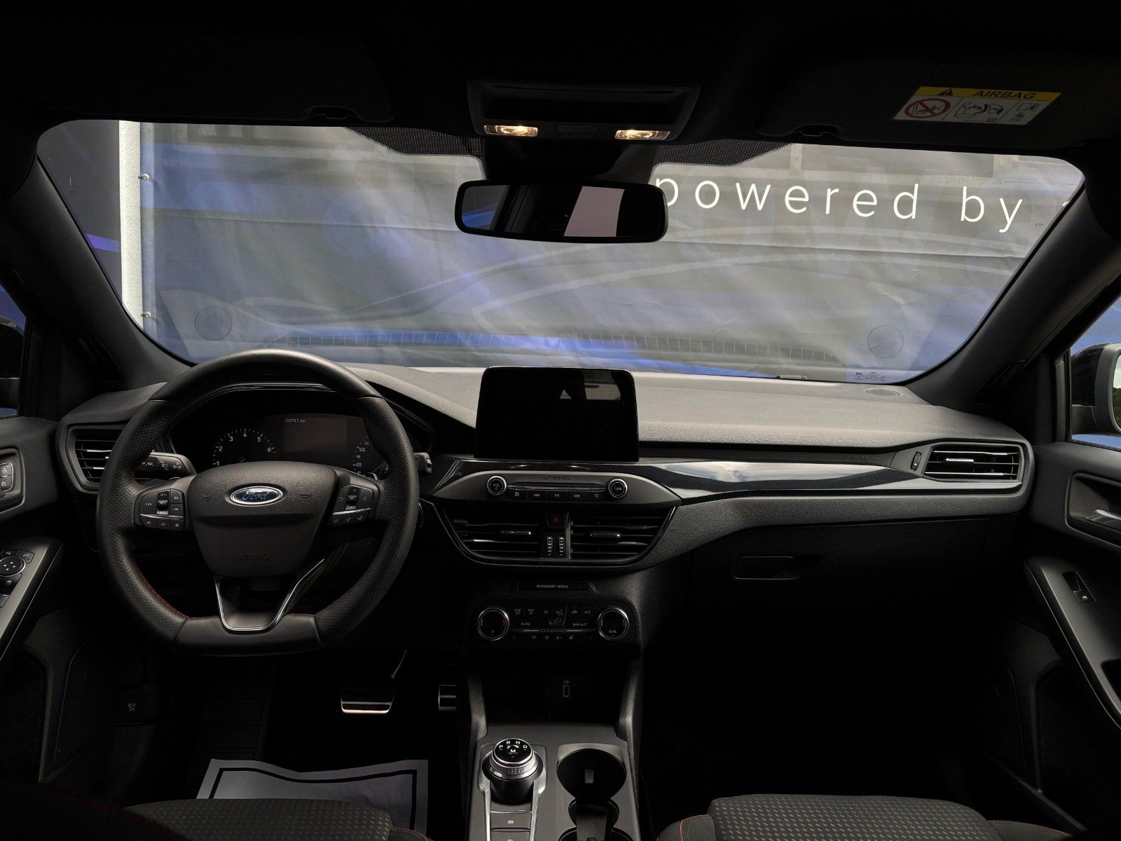 Fahrzeugabbildung Ford Focus Lim. ST-Line