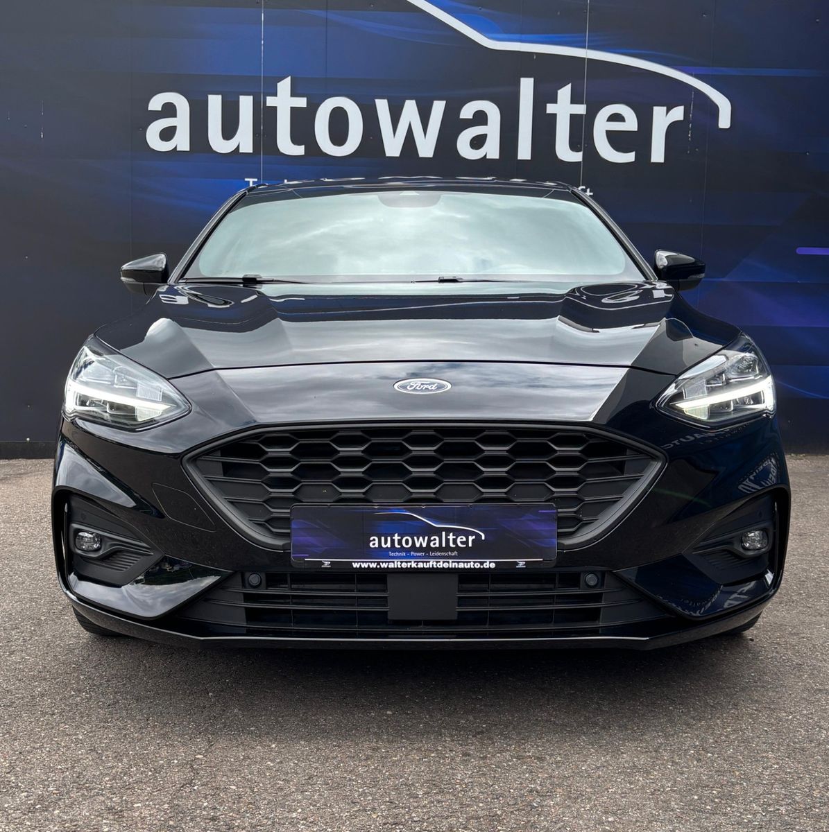 Fahrzeugabbildung Ford Focus Lim. ST-Line