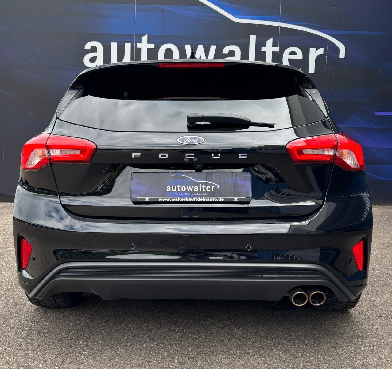 Fahrzeugabbildung Ford Focus Lim. ST-Line