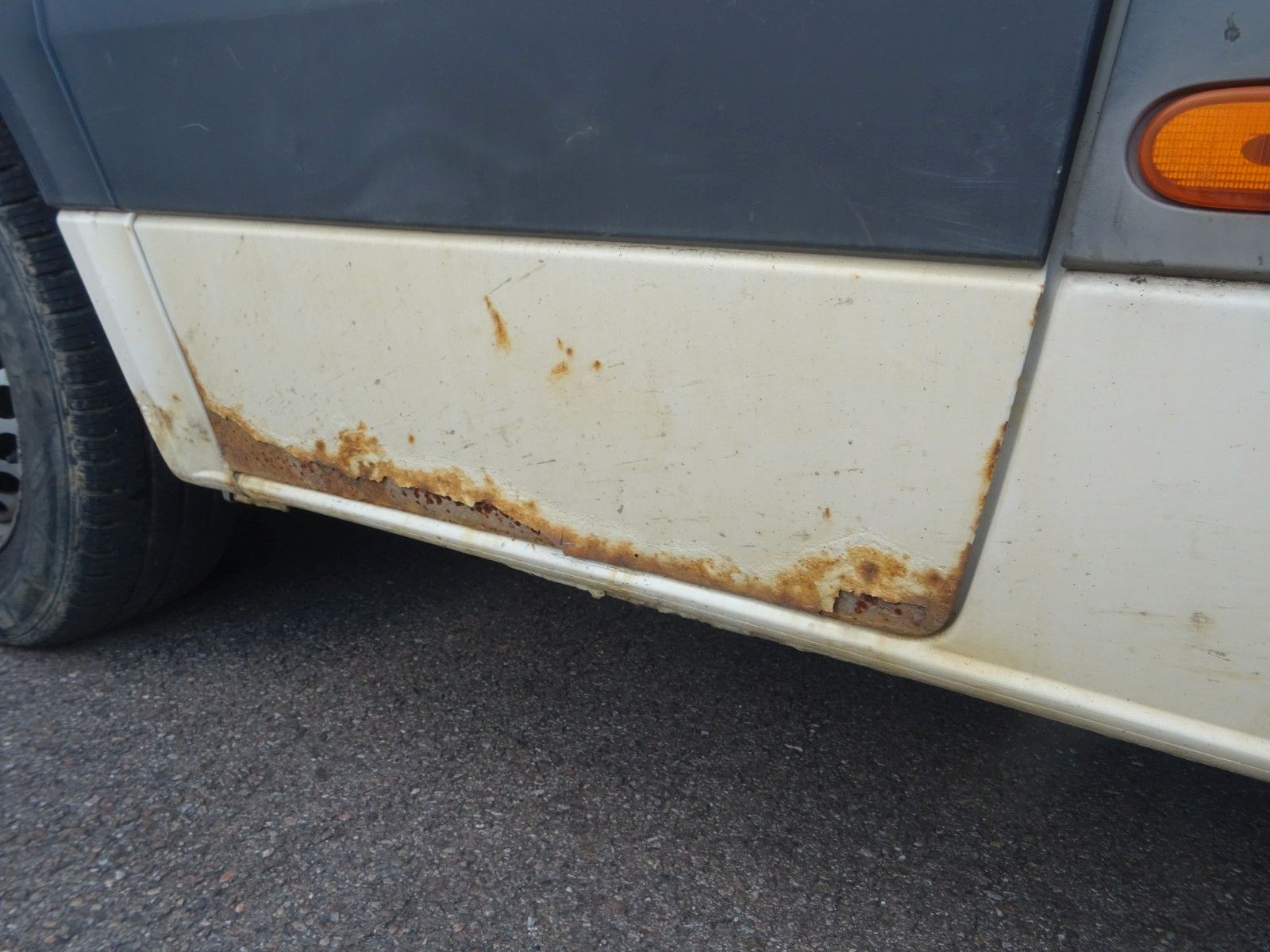 Fahrzeugabbildung Volkswagen Crafter Pritsche 35 mittel L2 Doppelkabine