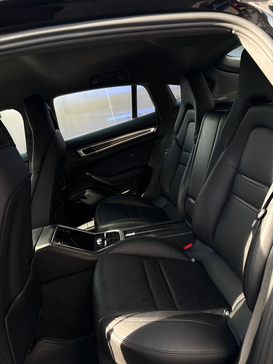 Fahrzeugabbildung Porsche Panamera 4 S-Matrix-Bose-Luftfederung-Carbon