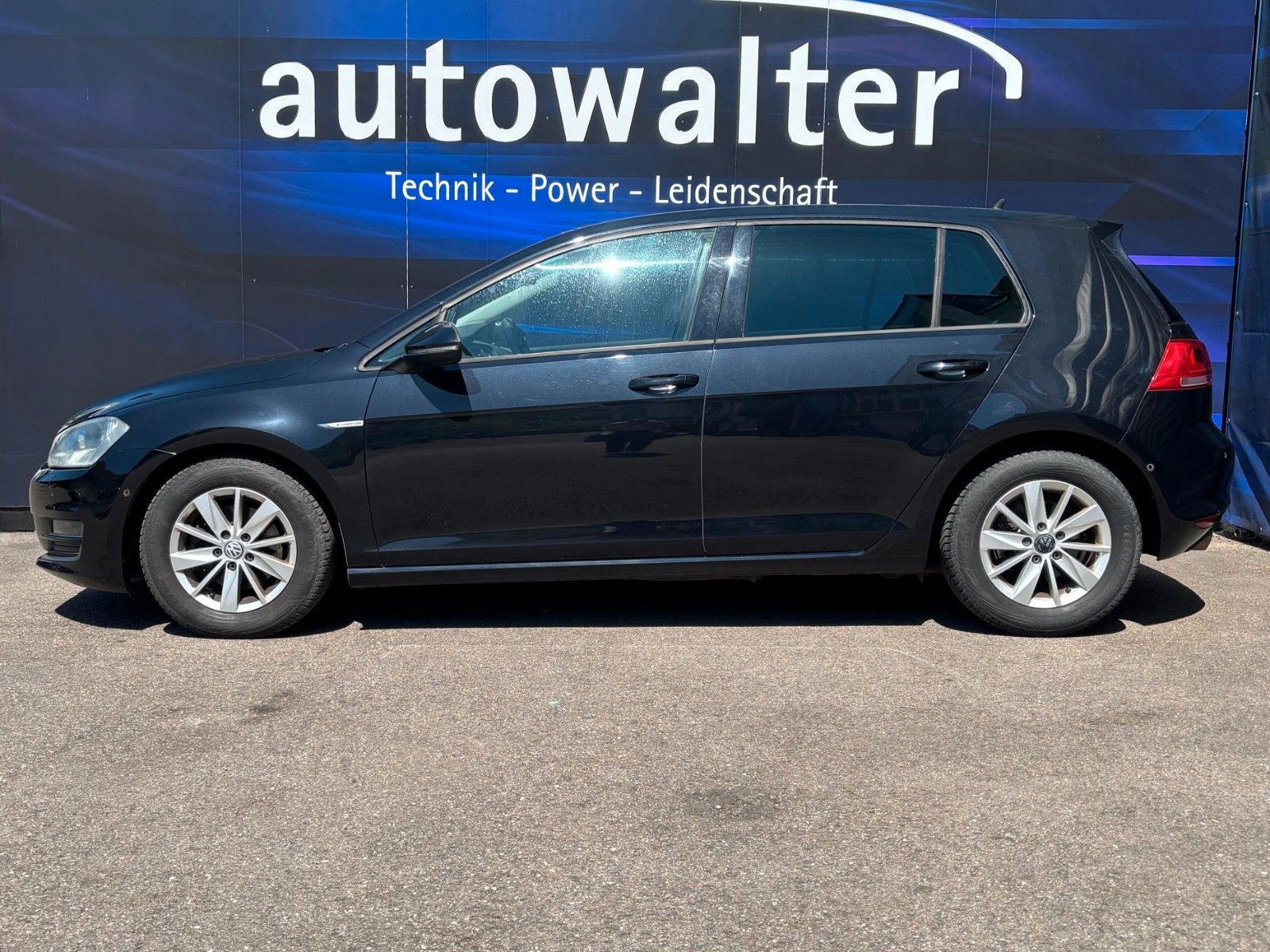 Fahrzeugabbildung Volkswagen Golf VII Lim. Trendline BlueMotion