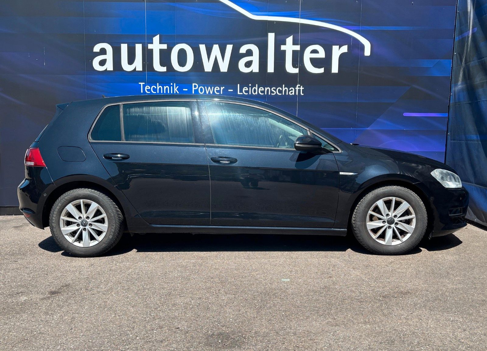Fahrzeugabbildung Volkswagen Golf VII Lim. Trendline BlueMotion