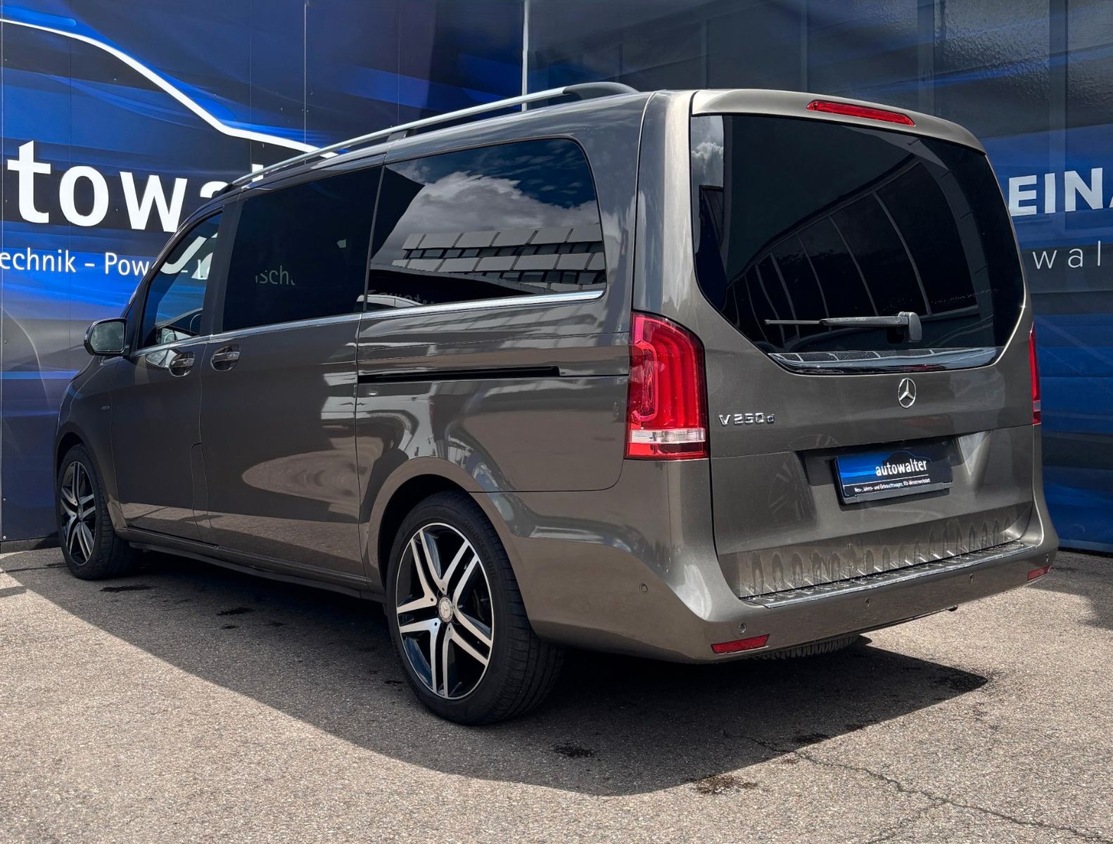 Fahrzeugabbildung Mercedes-Benz V 250 d lang Avantgarde Edition