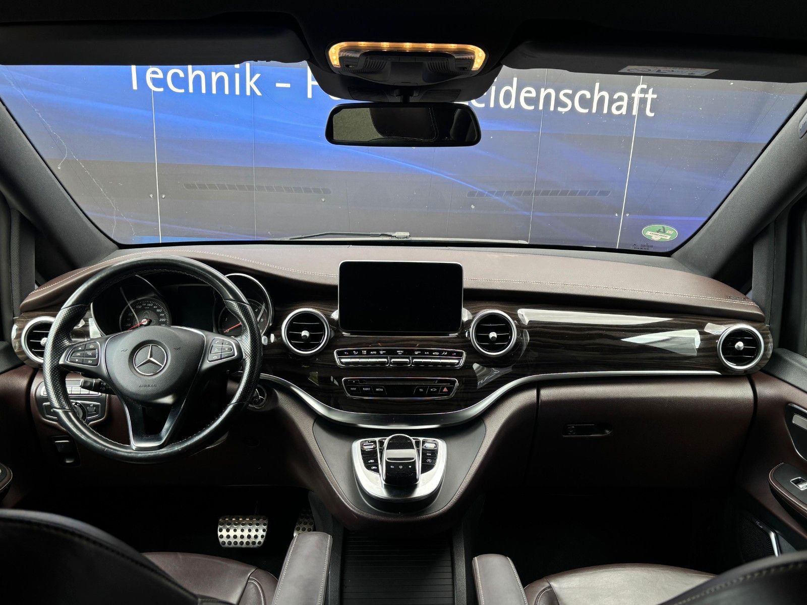 Fahrzeugabbildung Mercedes-Benz V 250 d lang Avantgarde Edition