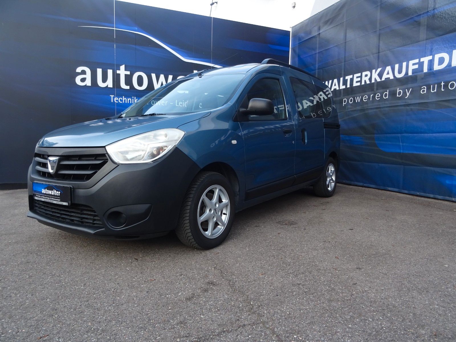 Fahrzeugabbildung Dacia Logan MCV II Kombi Stepway Celebration