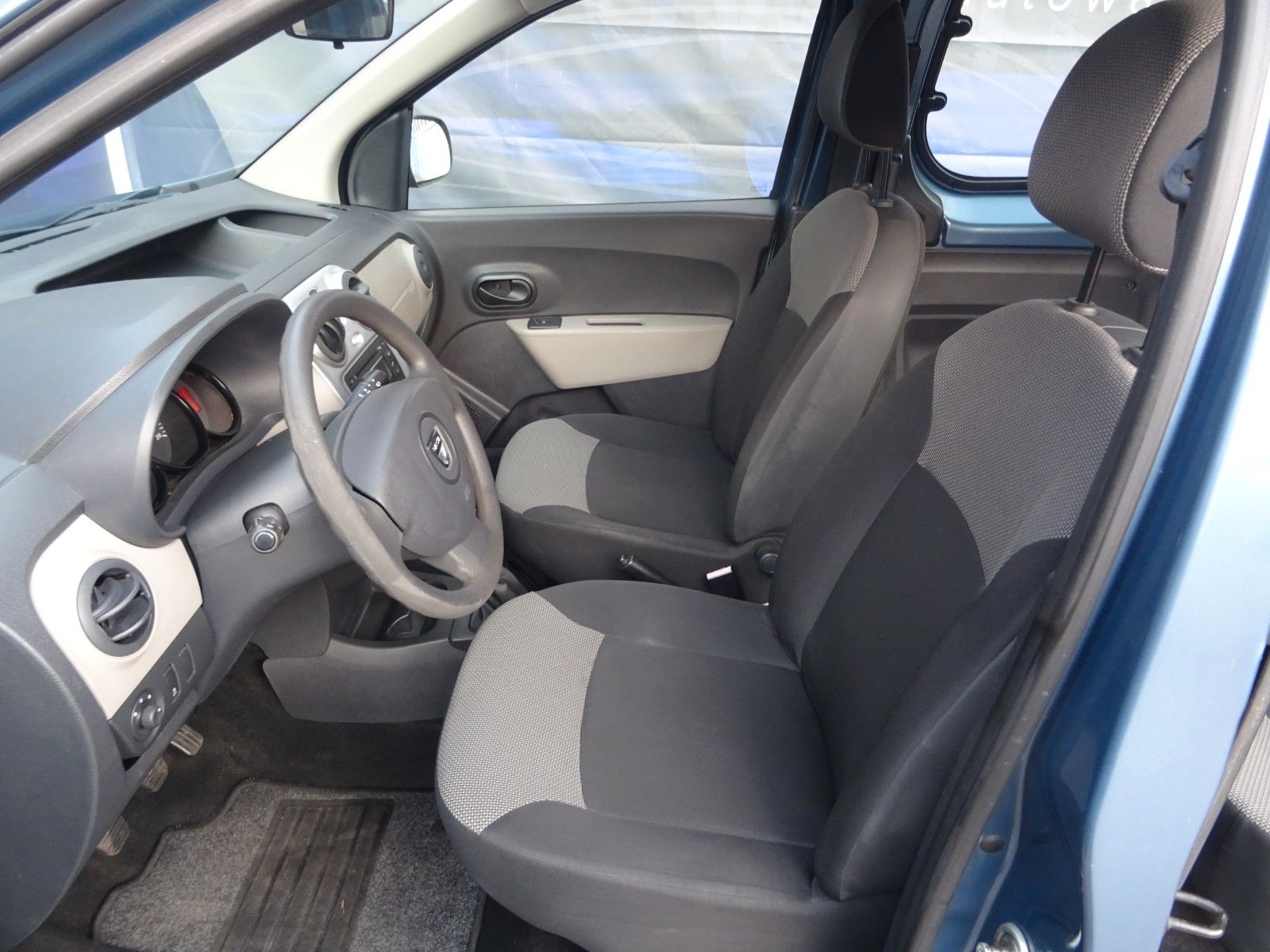Fahrzeugabbildung Dacia Logan MCV II Kombi Stepway Celebration