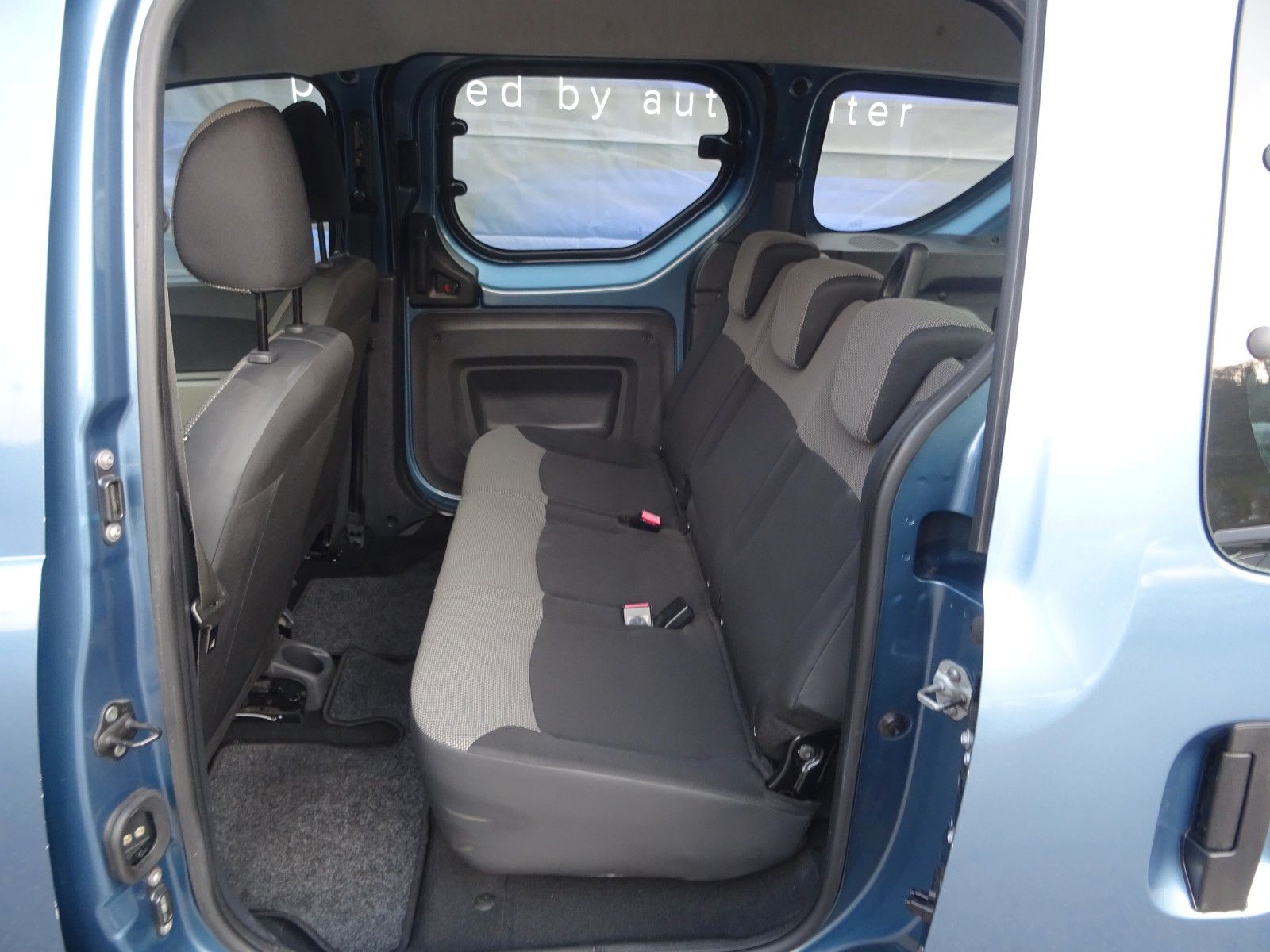 Fahrzeugabbildung Dacia Logan MCV II Kombi Stepway Celebration